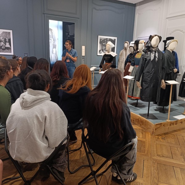 Mode & clichés au musée breton de Quimper